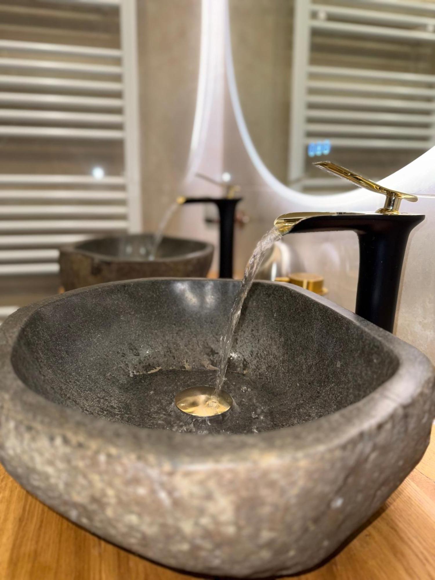 Appartement Neuf Haut Standing - Jacuzzi A Strasbourg Schiltigheim Bagian luar foto